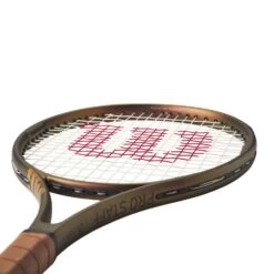 Raquette Wilson Junior Pro Staff 26 V14.0 (240g) -Tennis Équipement Magasin raquette wilson junior pro staff 26 v140 240g 4